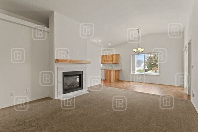 Foto del edificio - 1502 N Madson Ln