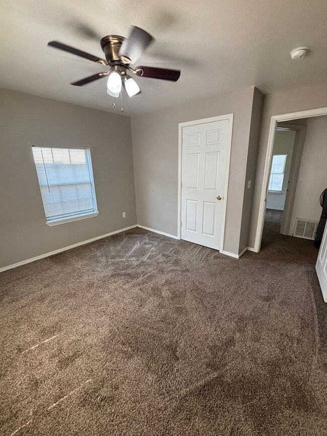 Building Photo - 2 Bed Duplex in Pryor