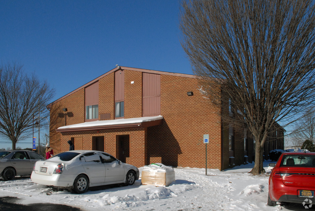 Building Photo - 4801-4839 Limestone Rd