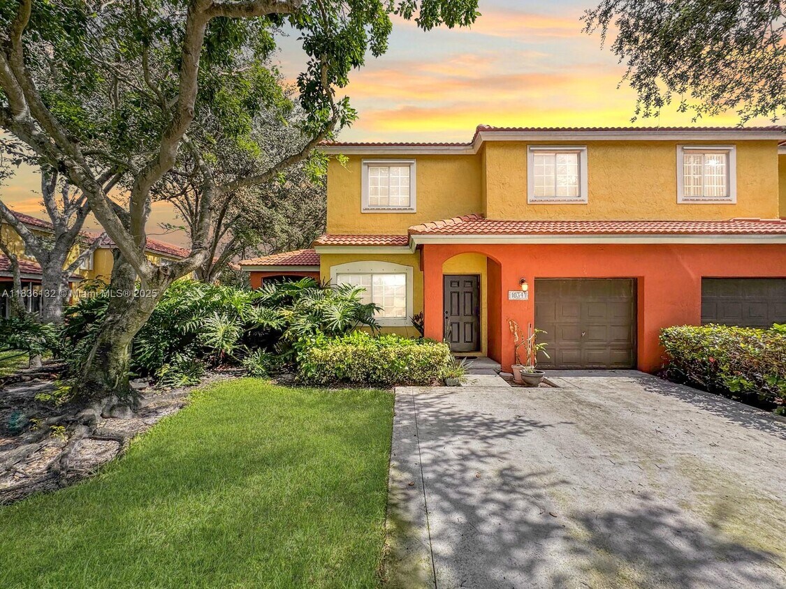 Foto principal - 10341 SW 18th St