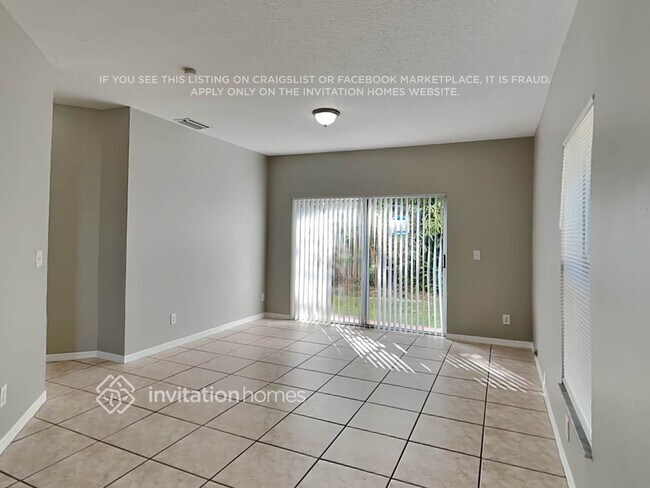 Foto del edificio - 1359 SW 105th Ave