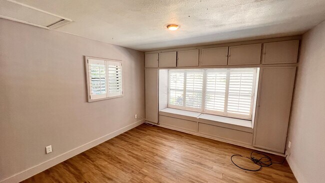 Building Photo - Charming 4 Bedroom, 3 Bathroom Home in Orl...