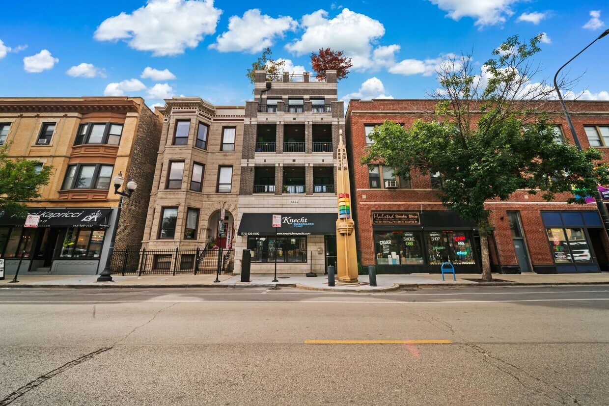 Foto principal - 3444 N Halsted St