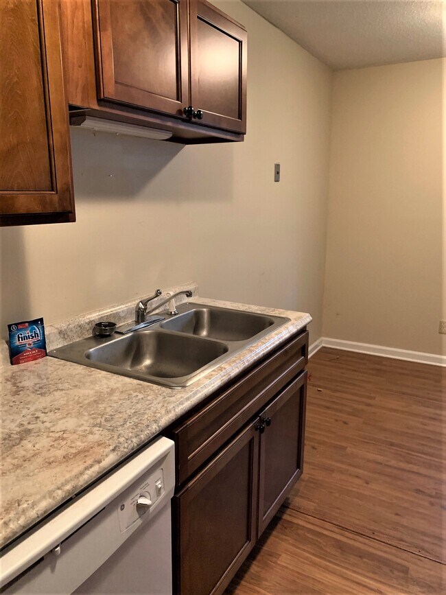 Building Photo - 205 Hialeah Dr