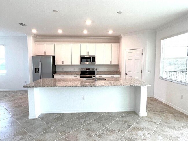 Building Photo - 14640 Sycamore Ct