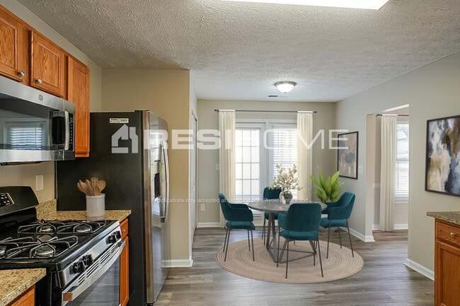 Building Photo - 8761 Valley Lakes Ct