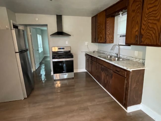 Building Photo - 213 Munson St