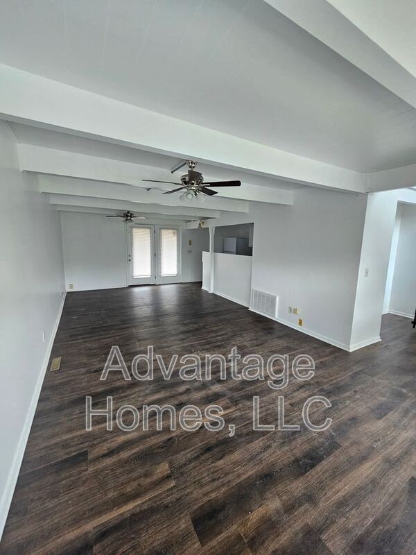 Foto del edificio - 829 N 70th Terrace