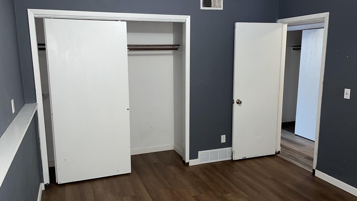 Bedroom 1 - 406 Plaza Heights Rd