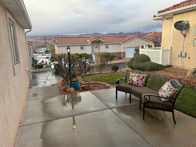 Building Photo - REDUCED PRICE!! Just updated beautiful hom...