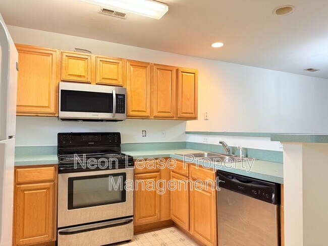Foto del edificio - 17275 King Philip Way