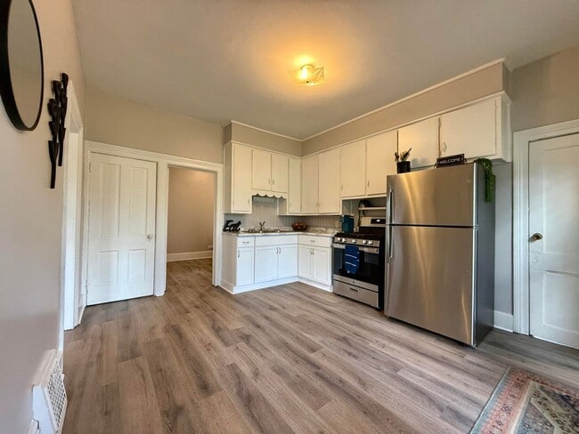 Building Photo - 280 Mason Ave