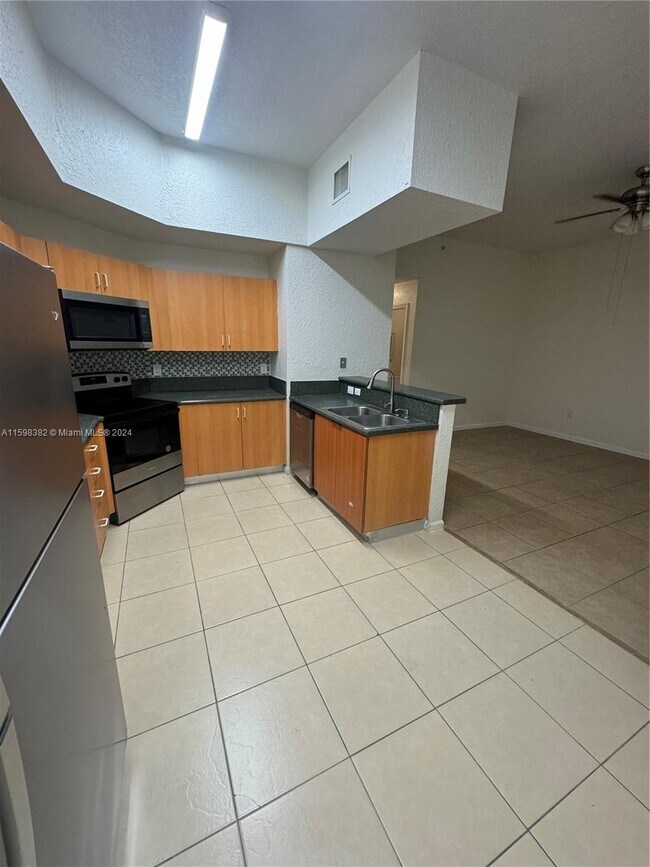 Foto del edificio - 2851 Riverside Dr