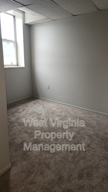 Building Photo - 200 W Main St