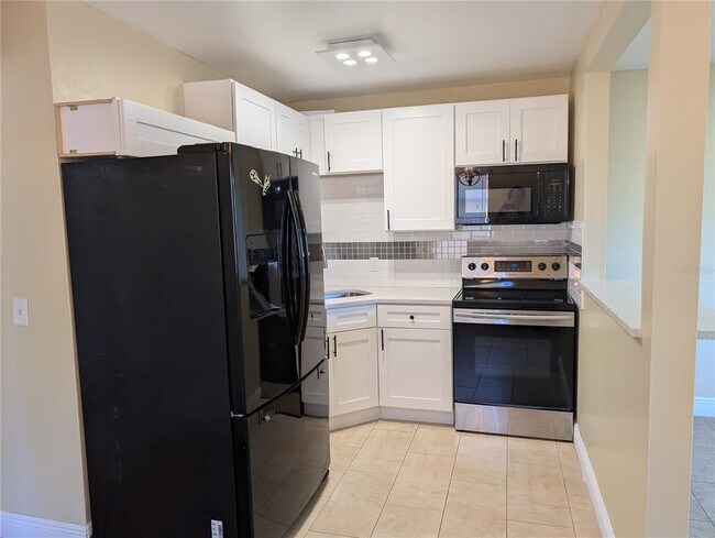 Foto del edificio - 8944 Temple Terrace Hwy