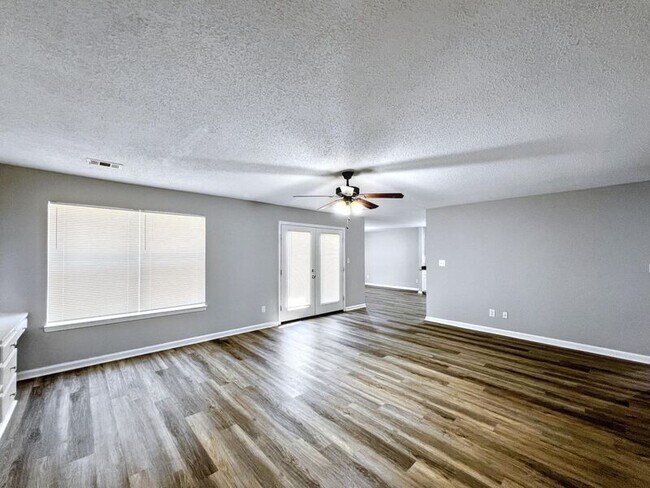 Foto del edificio - 7194 Londonderry Dr