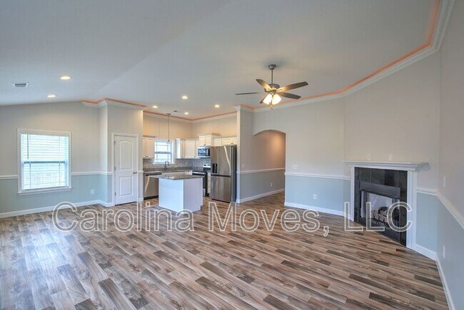 Building Photo - 1303 Lindale Pl