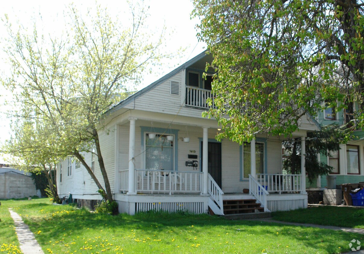 Primary Photo - 1613 W Pacific Ave