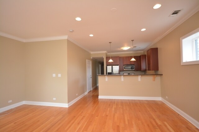 Building Photo - 1747 W Wallen Ave