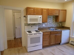 Building Photo - 63 Oak St