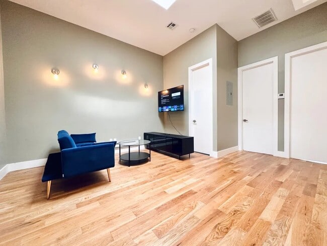 Photo - Furnished room/NOT APARTMENT