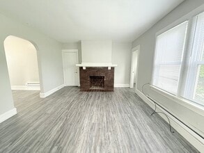 Building Photo - 312 N Mclean St