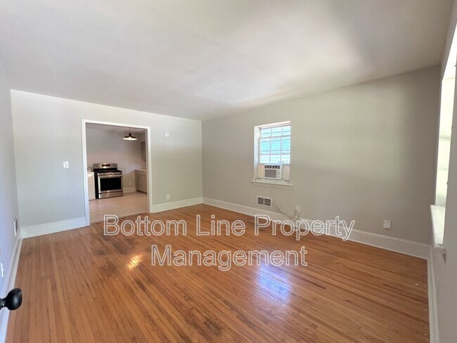 Foto del edificio - 1943 Wilmore Dr