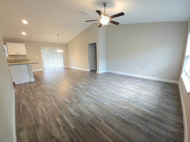 Foto del edificio - 106 Oak Cir
