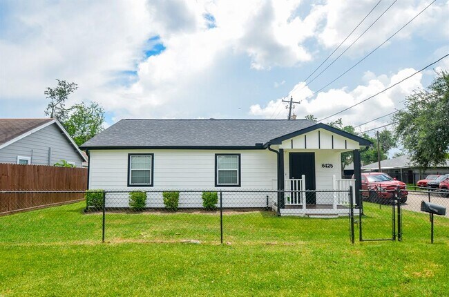 Building Photo - 6425 Sidney St