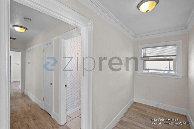 Building Photo - 5533 Scoville St