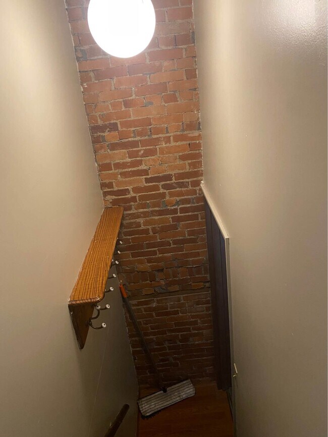Foto del edificio - 319 Atwood St