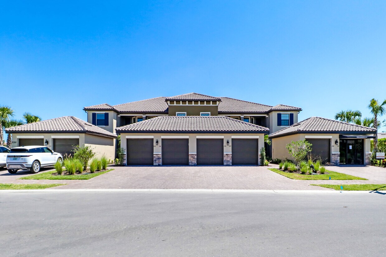 9366 Pocida Ct, Naples, FL 34119 Townhouse for Rent in Naples, FL