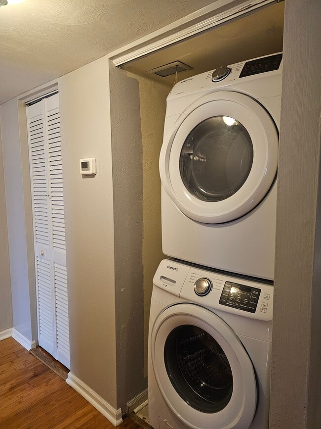 Building Photo - 1210 Stockley Gardens