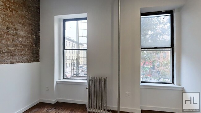 Foto del edificio - Spacious Bed-Stuy 3-Bed 1-Bath