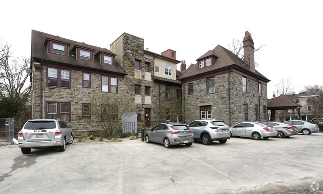 Building Photo - 224-30 W Tulpehocken St
