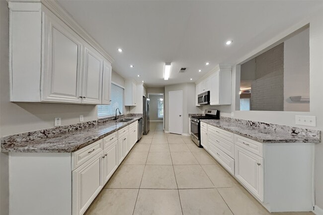 Building Photo - 3819 Honey Brook Dr