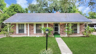 Building Photo - 9126 Willow Meadow Dr