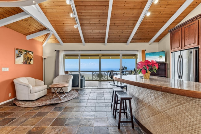 Building Photo - 82-5909-5909 Coffee Royal Pl