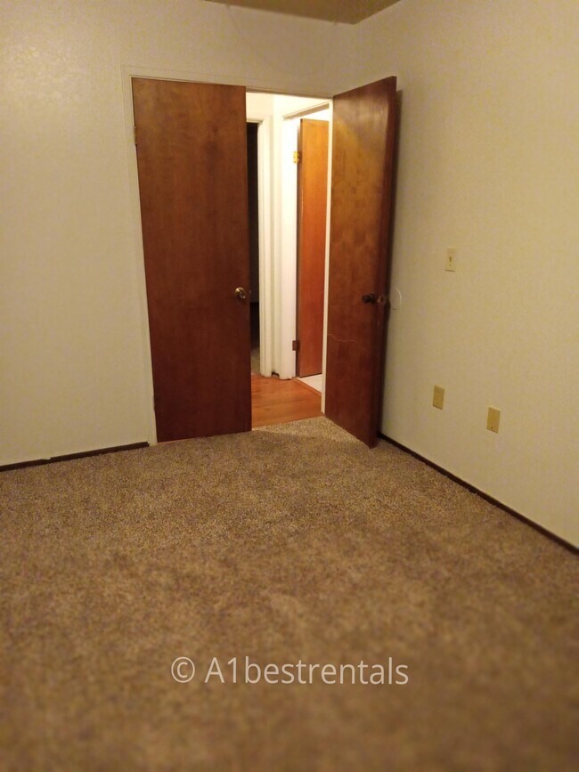 Building Photo - 1728 Woolston Way