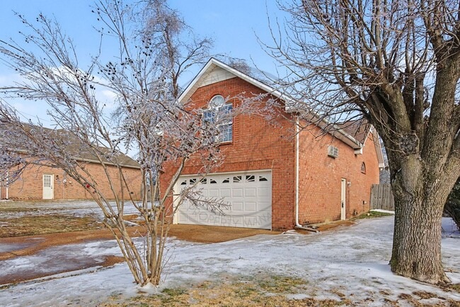 Photo - 105 Edgeview Dr House