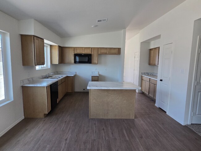 Foto del edificio - 4982 E 46th Pl