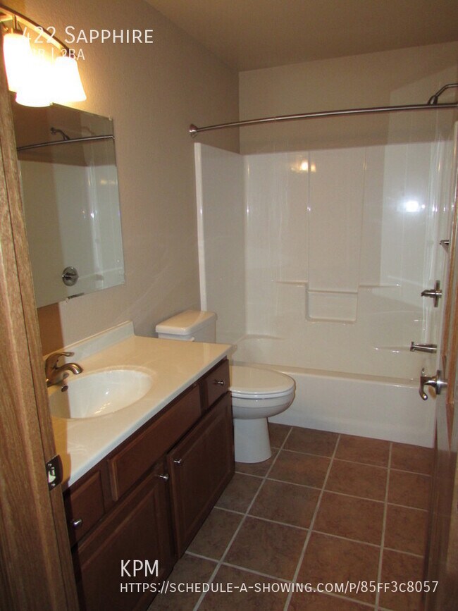 Building Photo - 422 Sapphire-