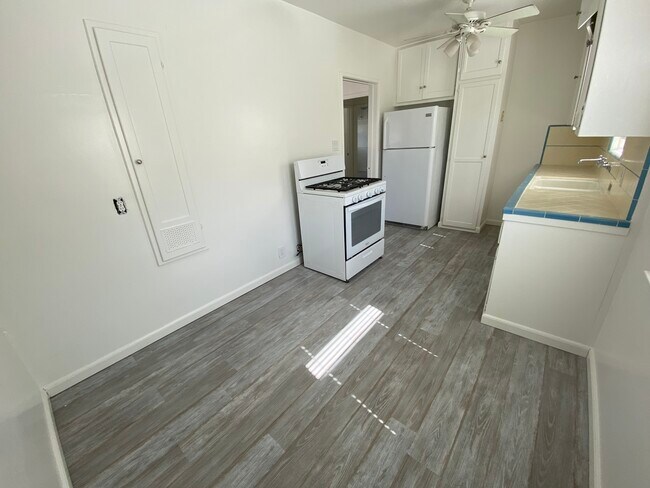 Building Photo - 152 Ximeno Ave