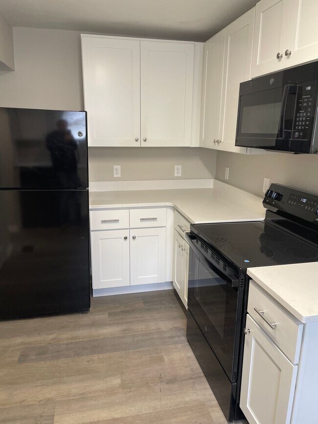 Foto del edificio - 1100 Newport St