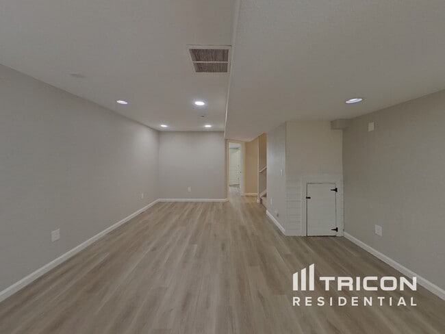 Building Photo - 6241 Decker Dr