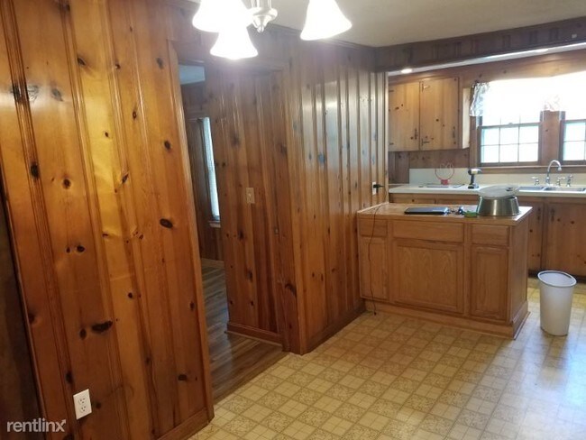 Building Photo - 3 br, 1 bath House - 604 8th Ave Ext