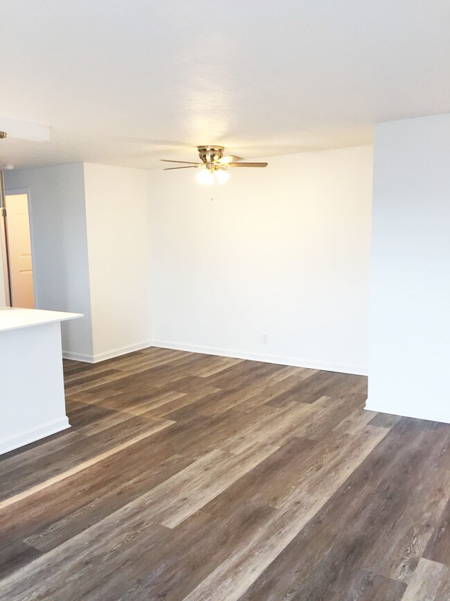 Mark Twain Apartments Apartments in Lakewood, OH