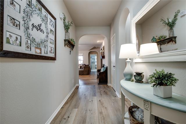 Building Photo - 2729 Lake Ridge Dr