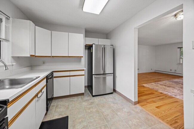 Foto del edificio - 486 Oak Ave