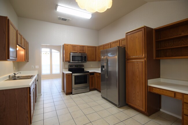 Foto del edificio - 2002 Clairidge Ave